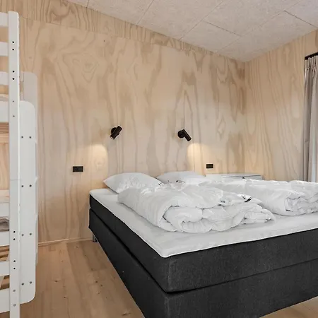 5 Bedroom Stunning In Casa vacanze Hadsund
