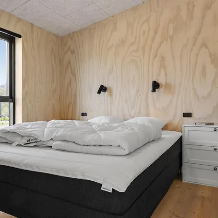 5 Bedroom Stunning In Casa vacanze Hadsund