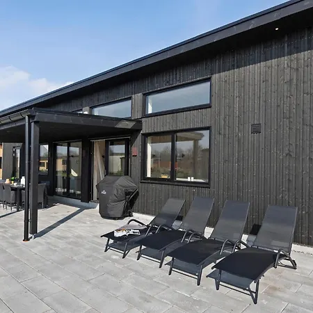 5 Bedroom Stunning In *