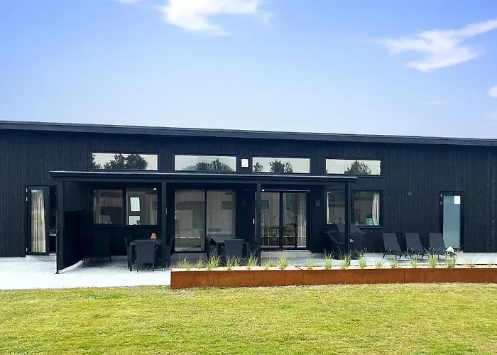 Casa de Férias 5 Bedroom Stunning In Hadsund