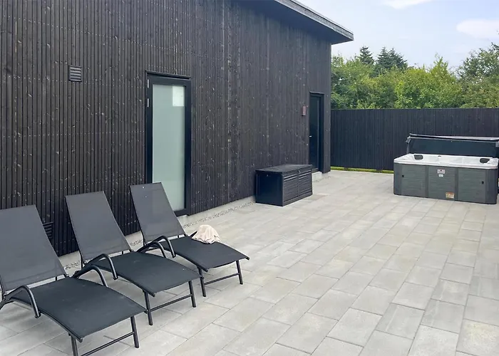 5 Bedroom Stunning In * Hadsund